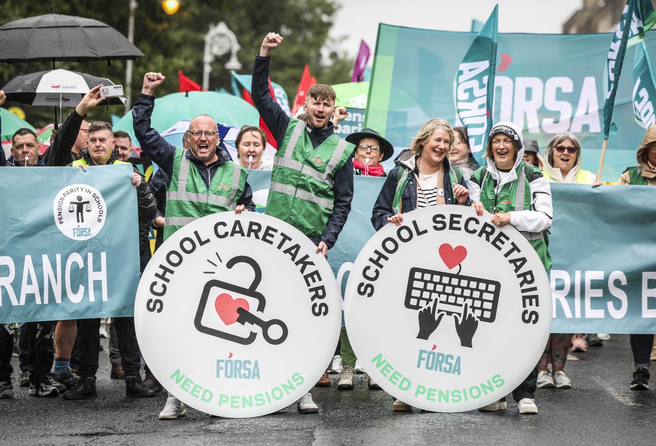School Secretary and Caretaker members protesting outside the department of expenditure reform.
